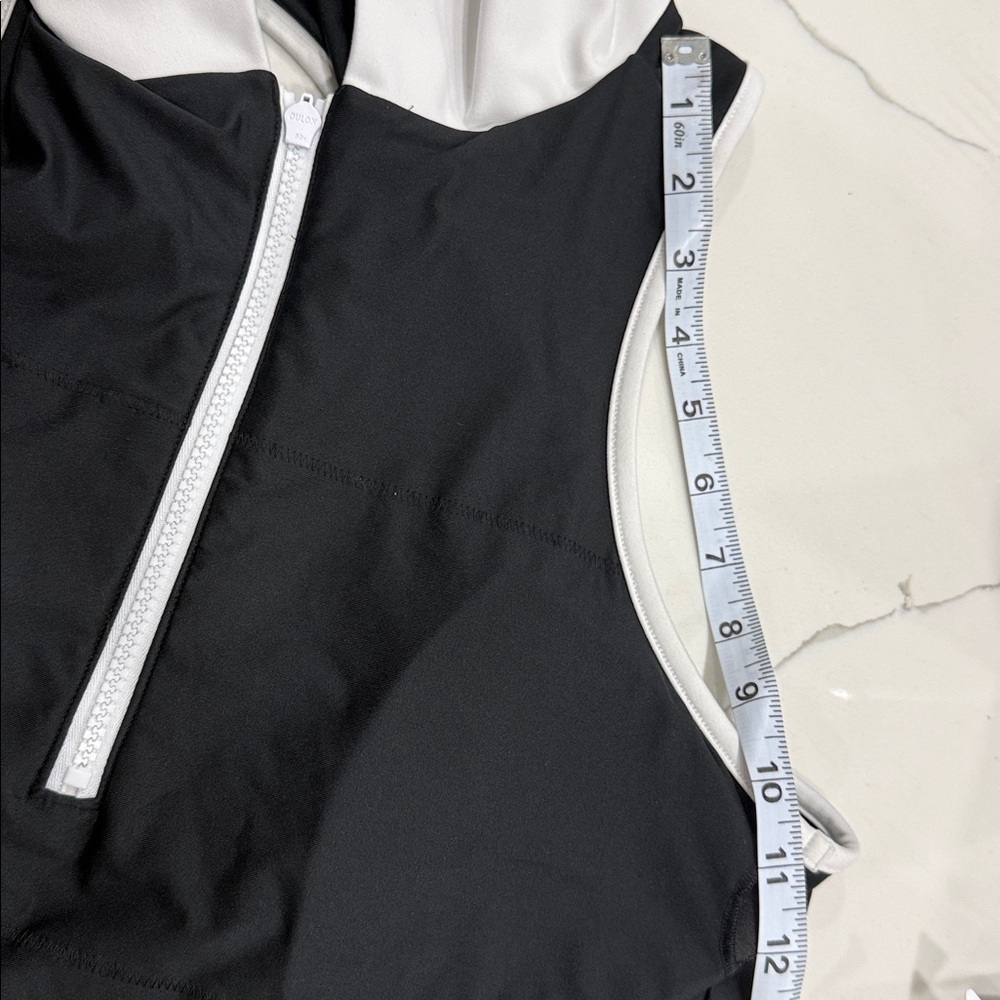 Abercrombie & Fitch Black and White Zip-Up Tank Top - Picture 8 of 9